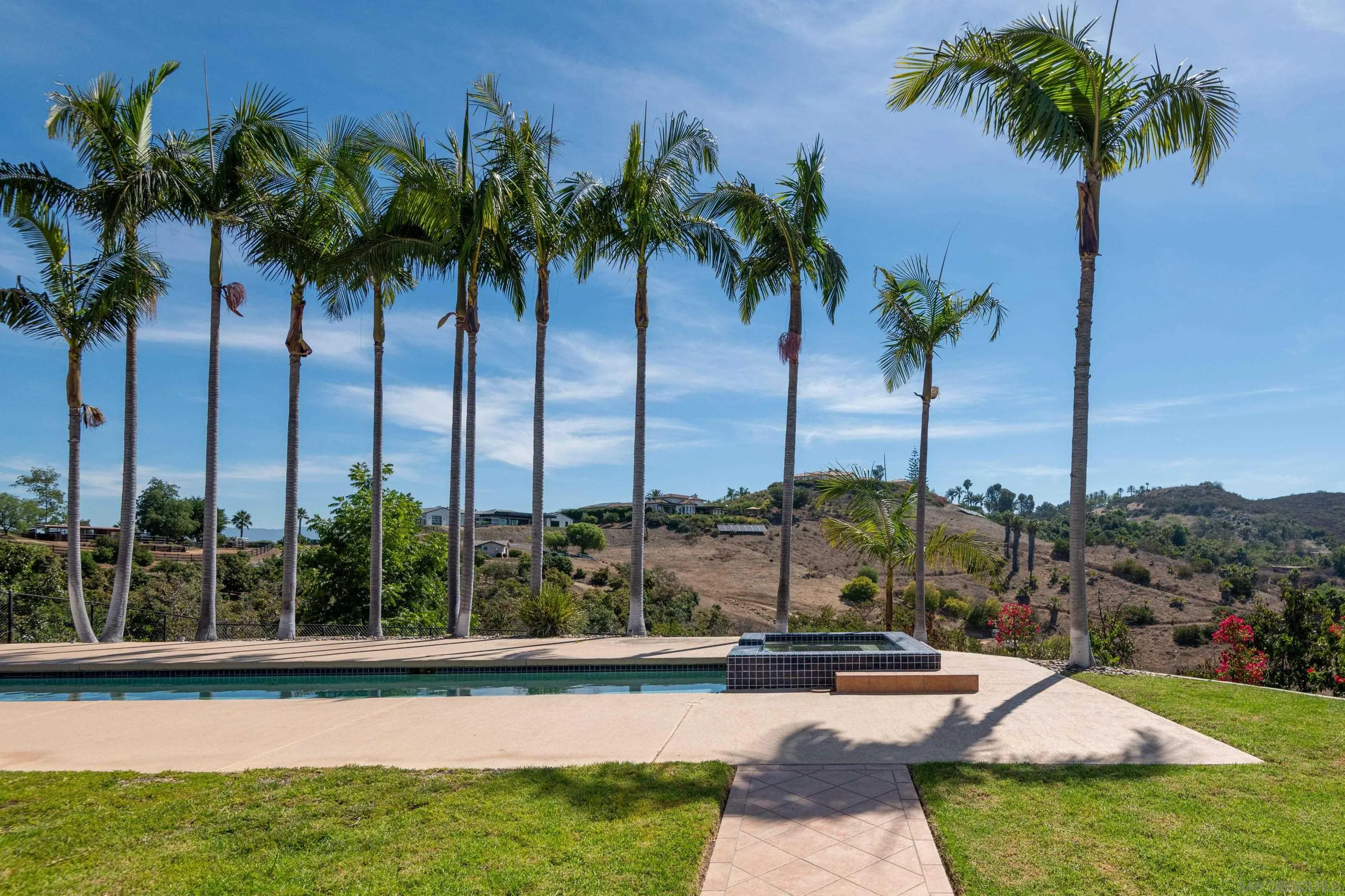 30343 Calle La Reina