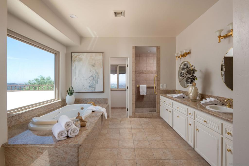 30343 Calle La Reina