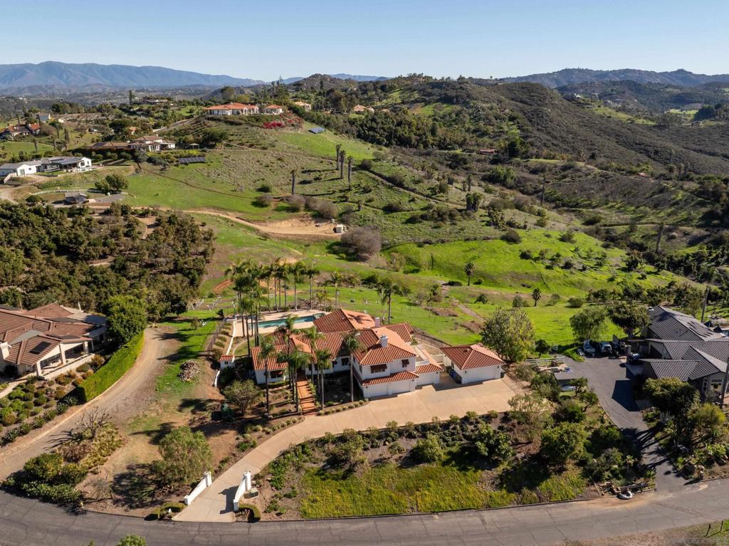 30343 Calle La Reina