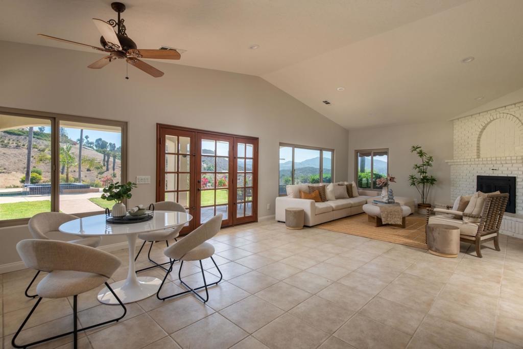 30343 Calle La Reina