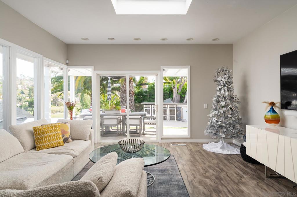 7026 Estrella De Mar Rd