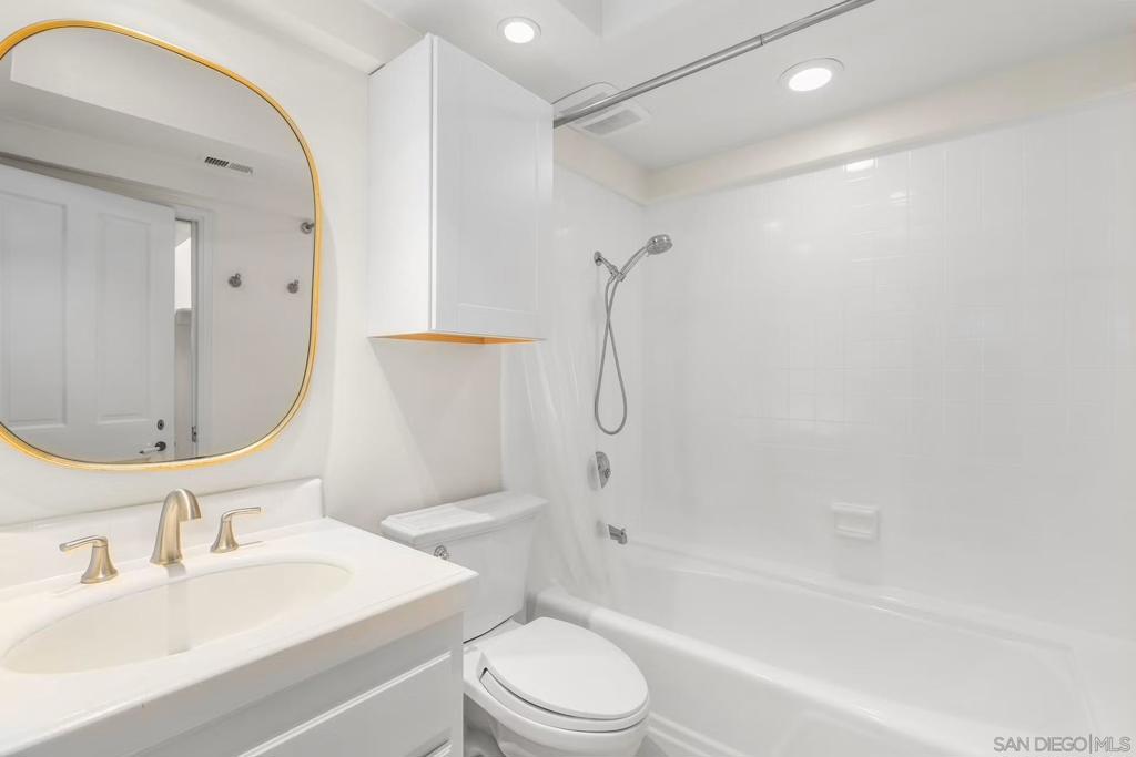 16936 Via de Santa Fe