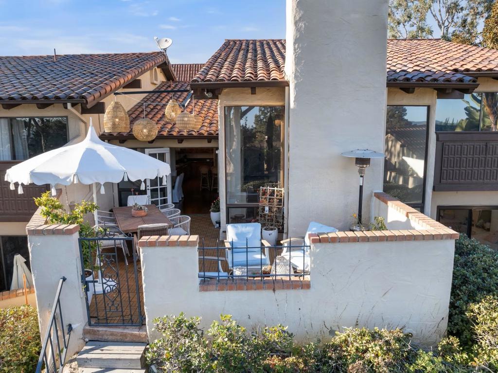 16936 Via de Santa Fe