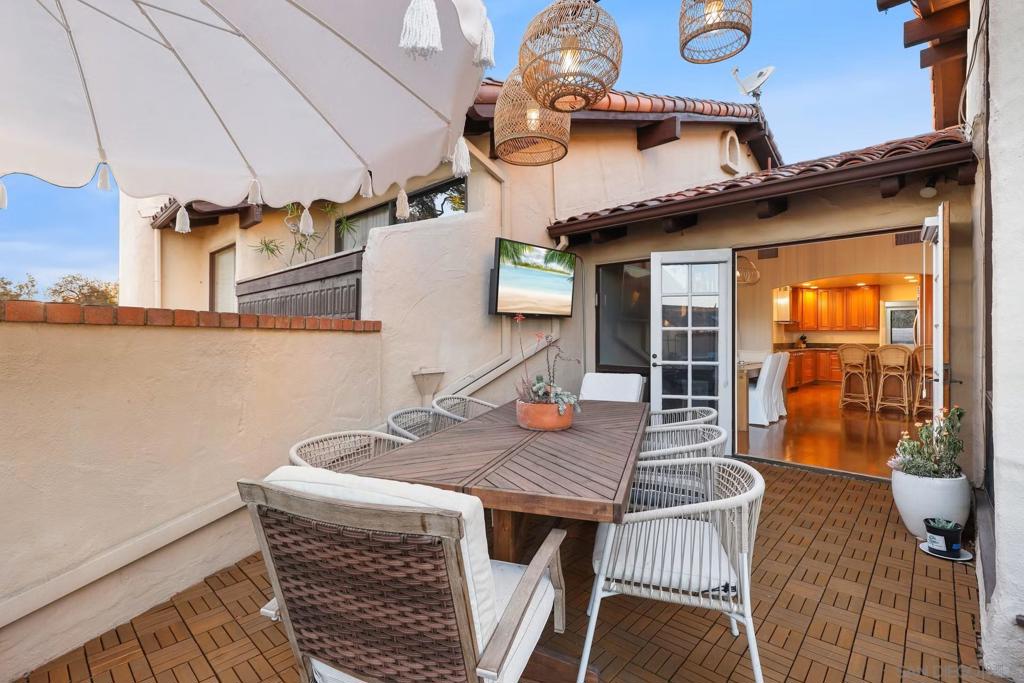 16936 Via de Santa Fe