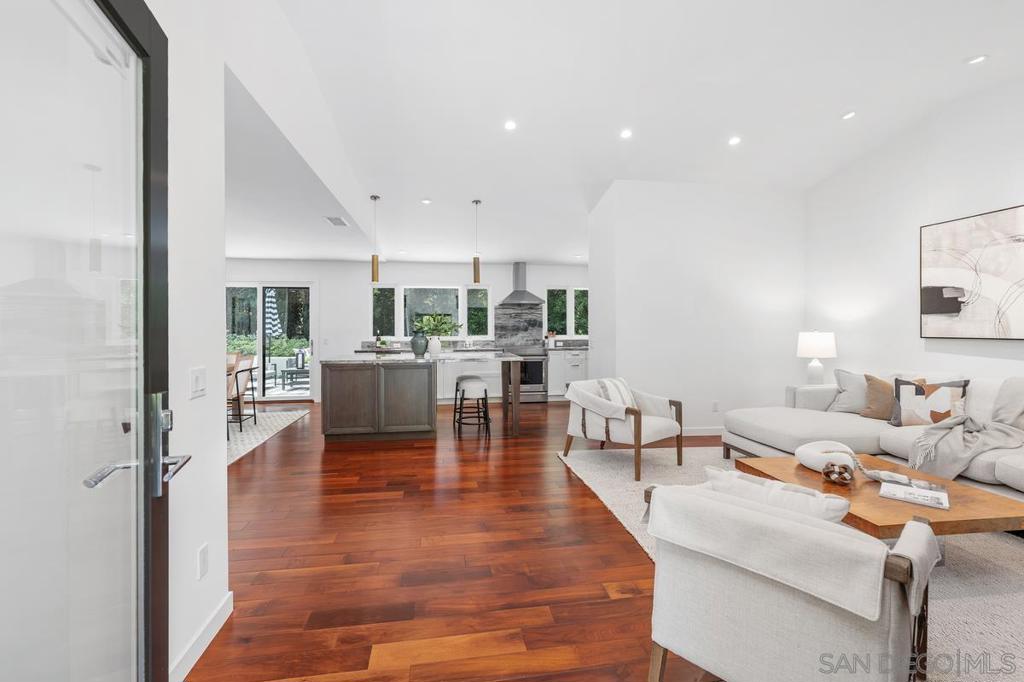 16902 Via de Santa Fe #4