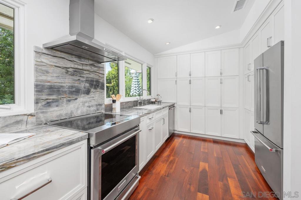 16902 Via de Santa Fe #4