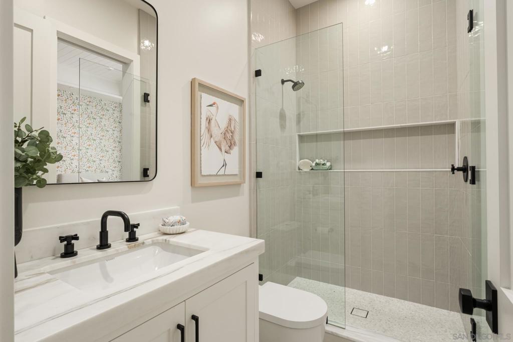 1023 Stratford Ct