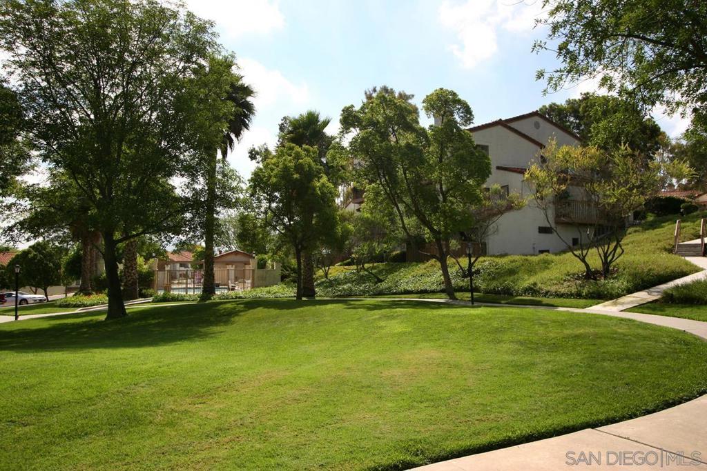 11896 Paseo Lucido 121