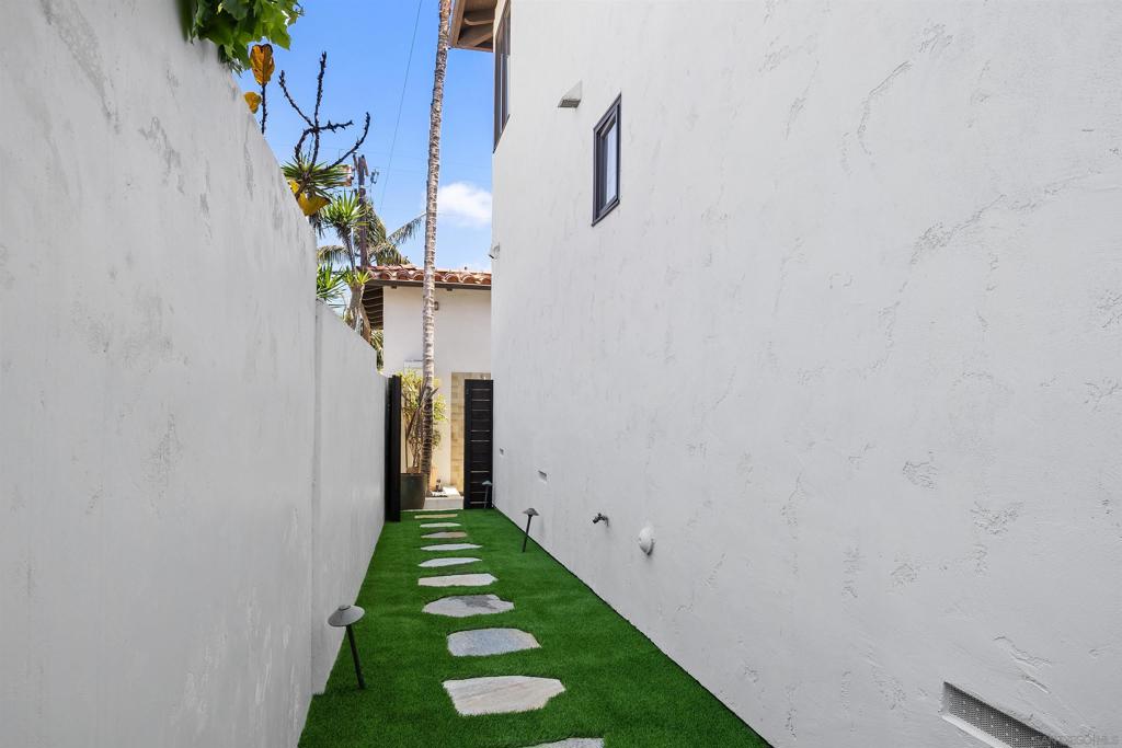 227 Neptune Ave
