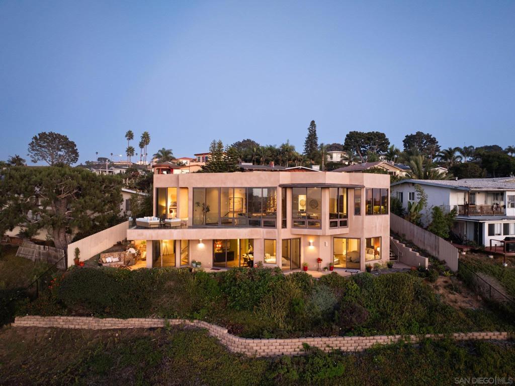 779 Barbara Ave