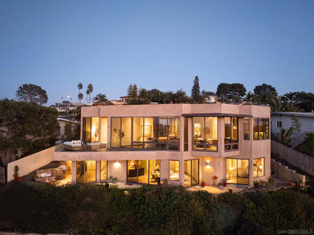 779 Barbara Ave
