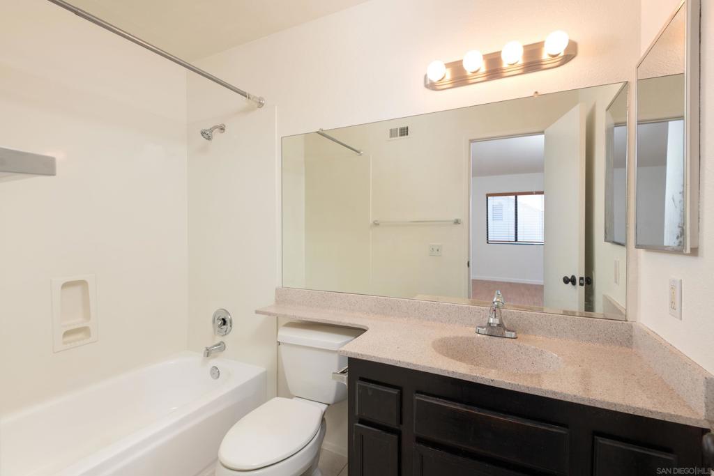 1819 Hornblend St #1