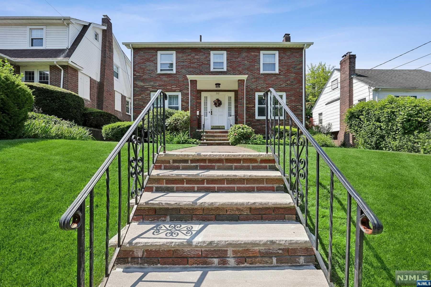 312 Frances Street