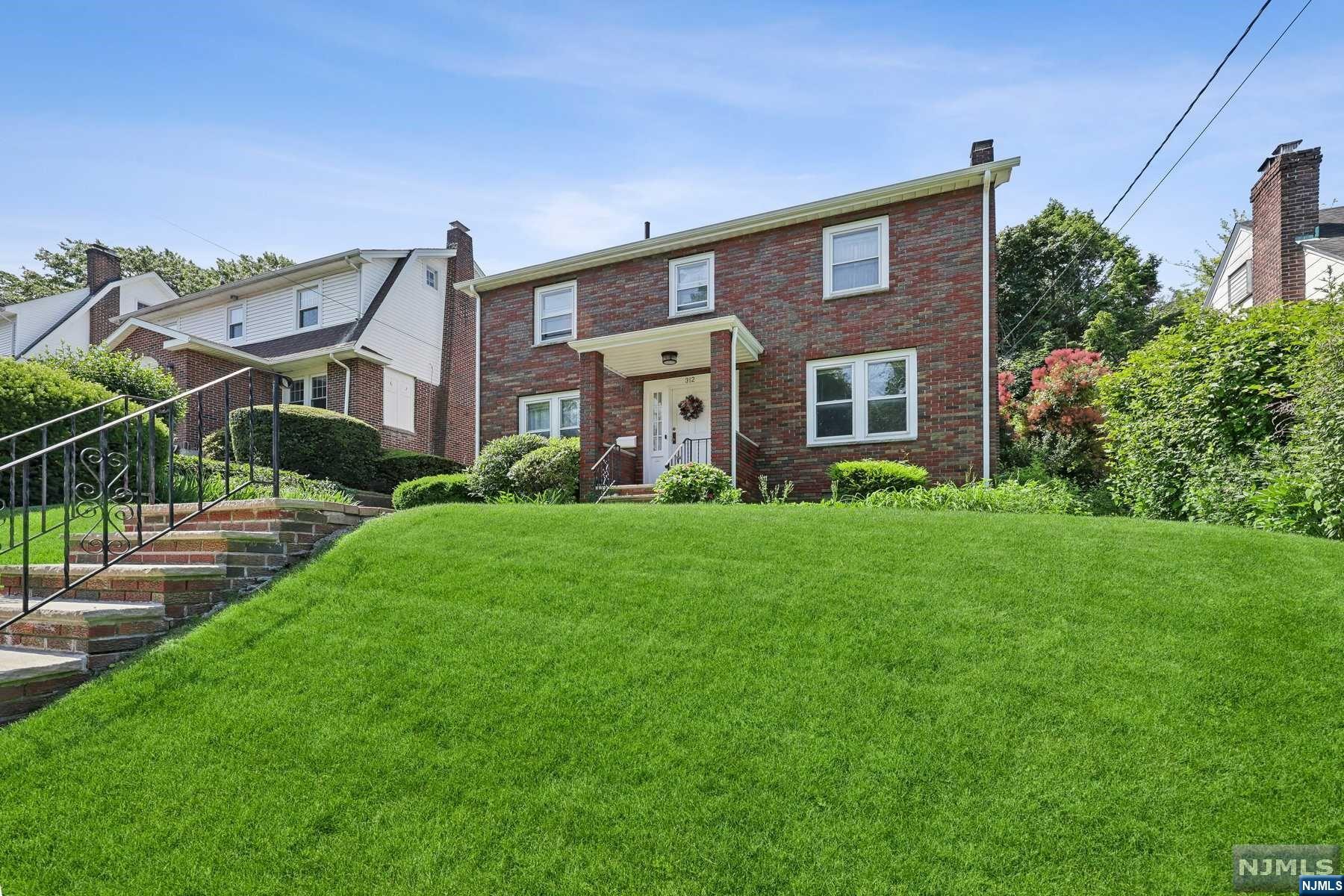312 Frances Street