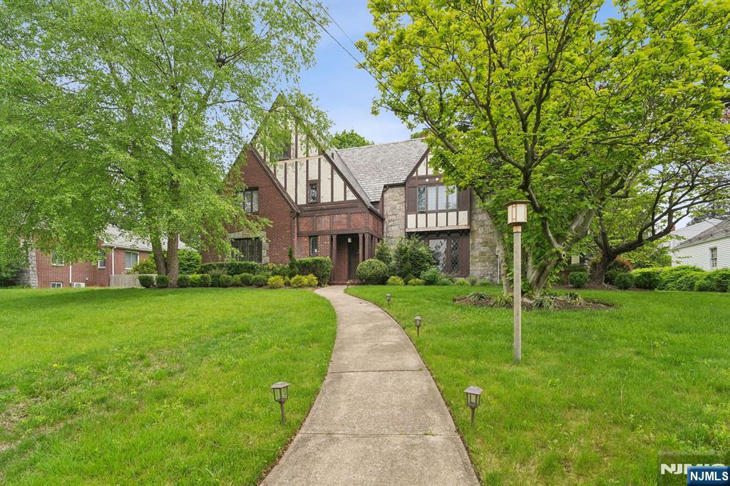 380 Maple Hill Drive
