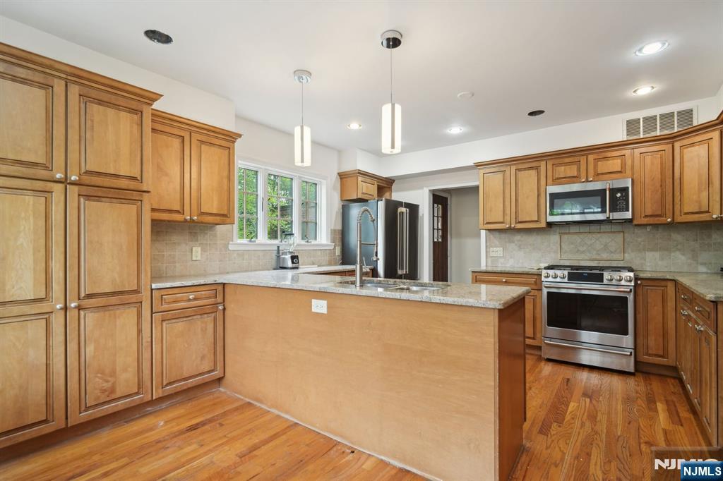 380 Maple Hill Drive