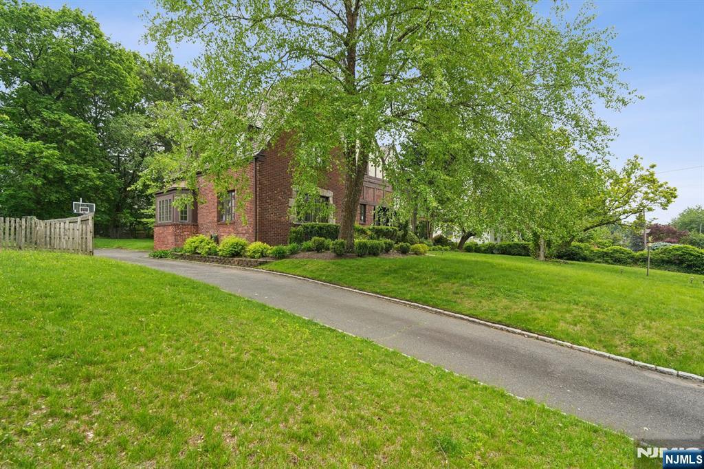 380 Maple Hill Drive