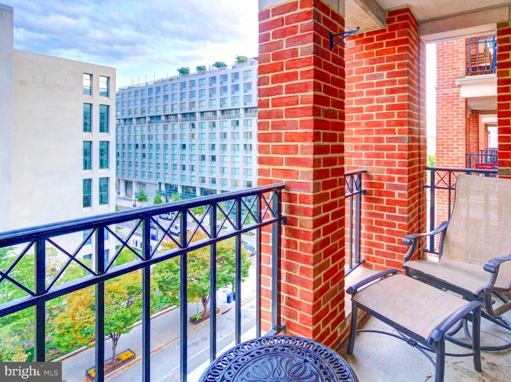 601 PENNSYLVANIA AVE NW #606