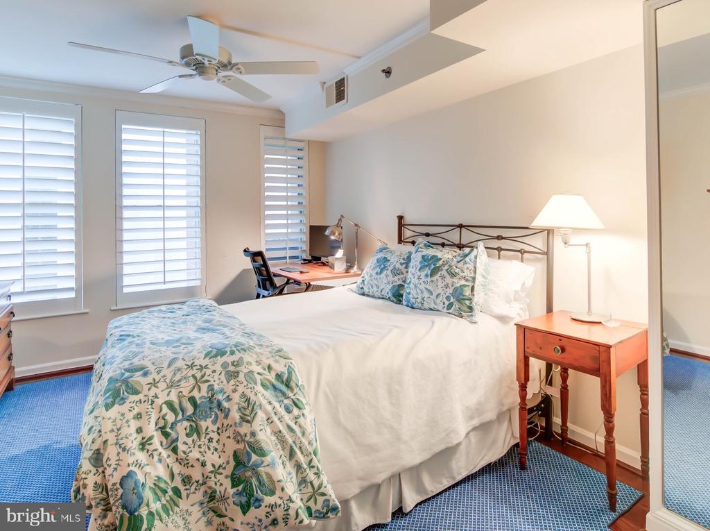 601 PENNSYLVANIA AVE NW #606