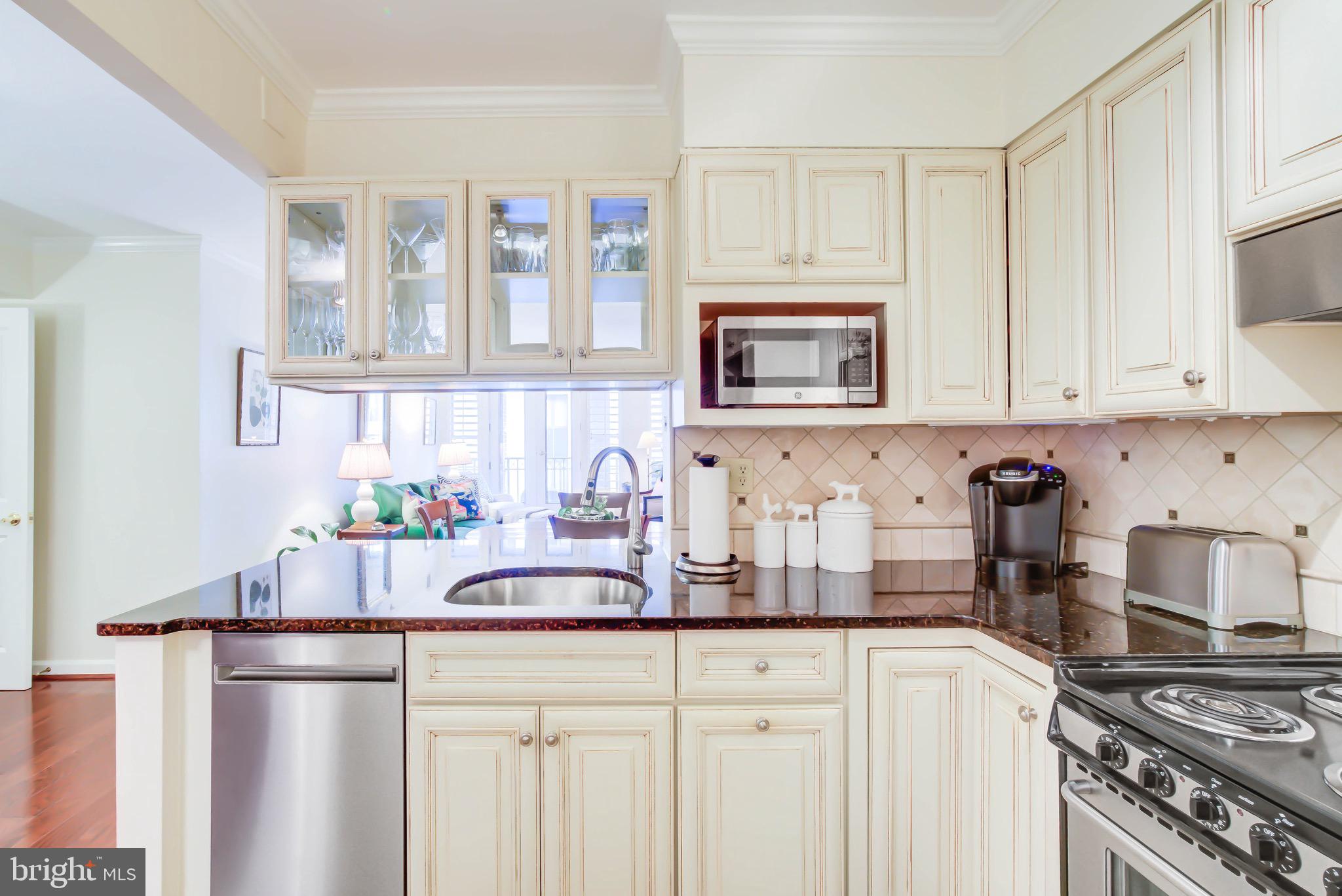 601 PENNSYLVANIA AVE NW #606