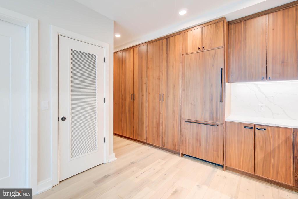 1111 PENNSYLVANIA AVE SE #212