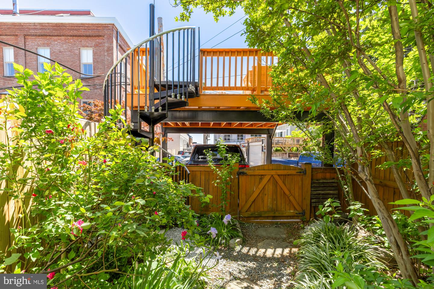 1716 Euclid St NW