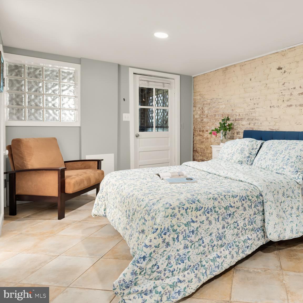 1716 Euclid St NW