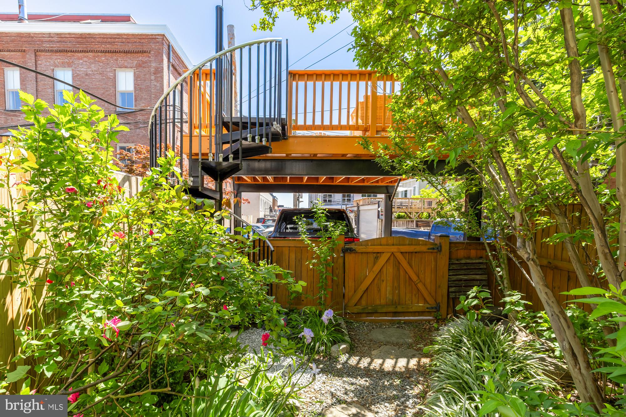 1716 Euclid St NW
