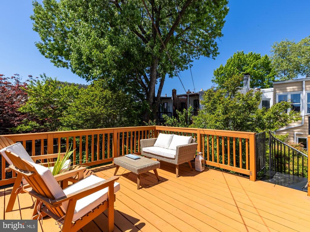 1716 Euclid St NW