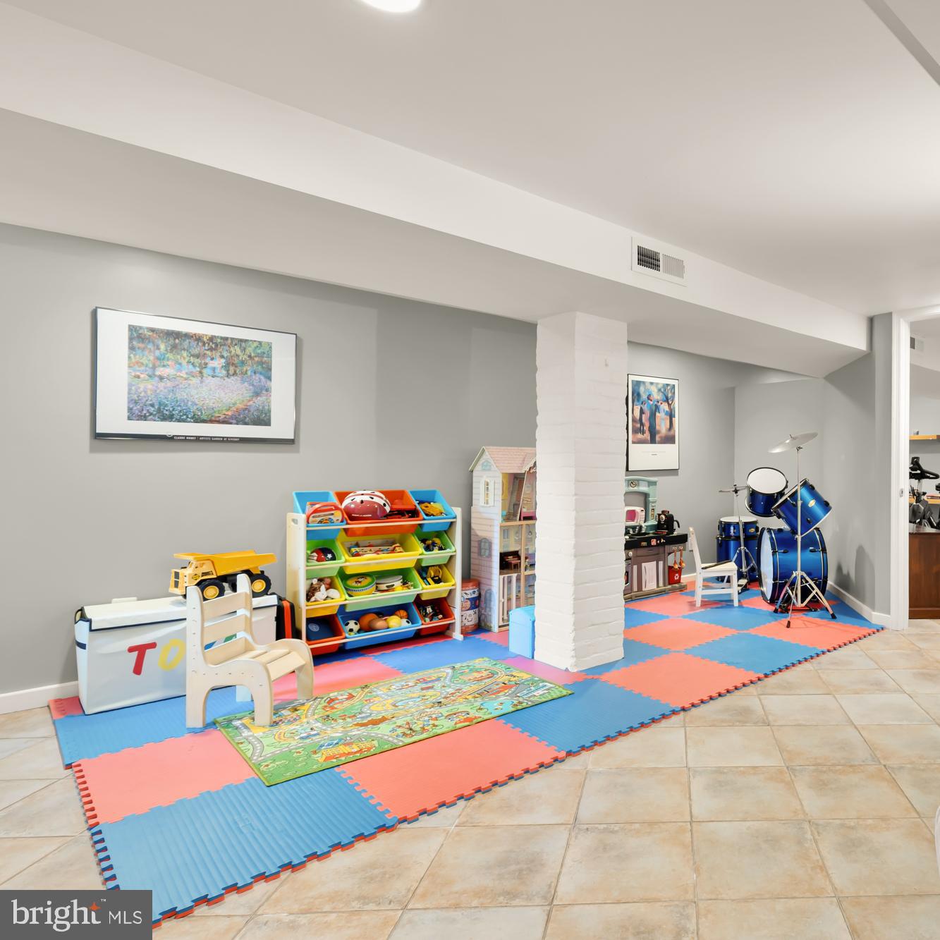 1716 Euclid St NW