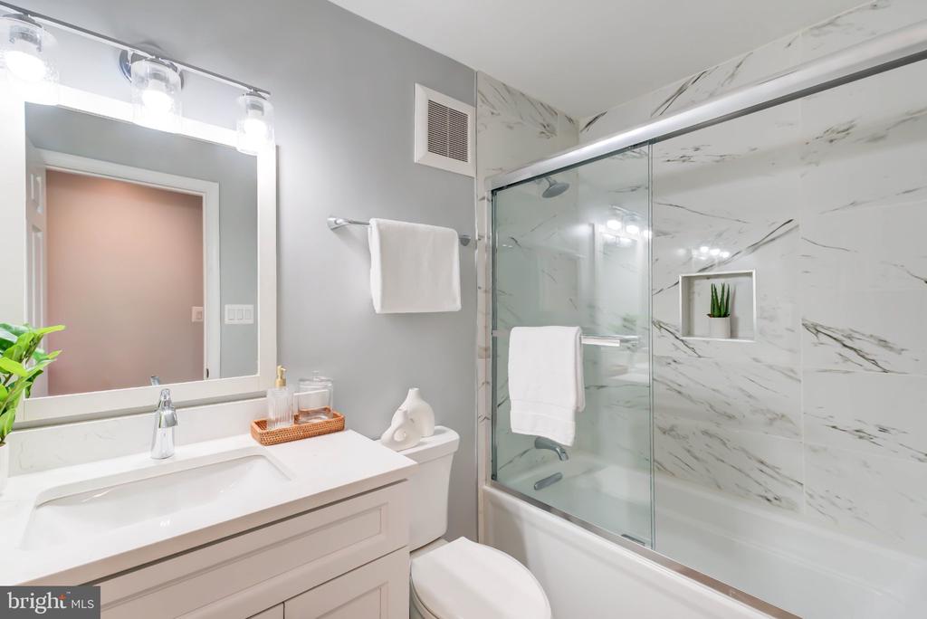 1666 BEEKMAN PLACE NW Unit: C