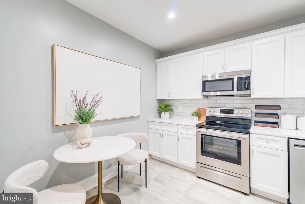1666 BEEKMAN PLACE NW Unit: C