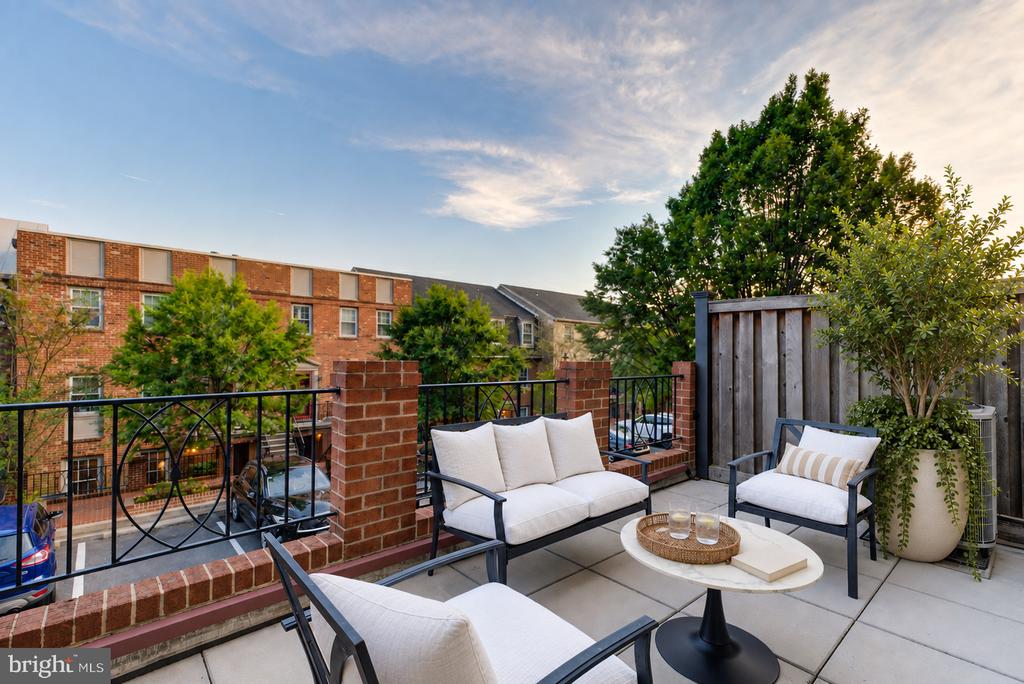 1666 BEEKMAN PLACE NW Unit: C