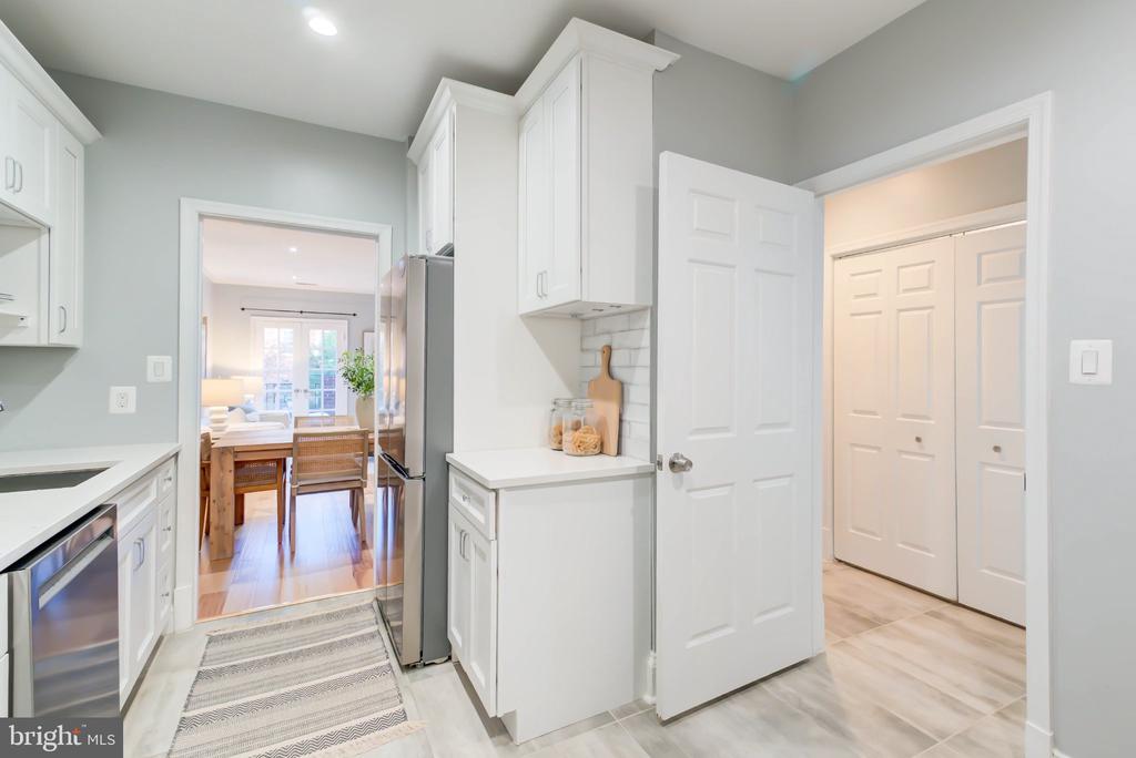 1666 BEEKMAN PLACE NW Unit: C