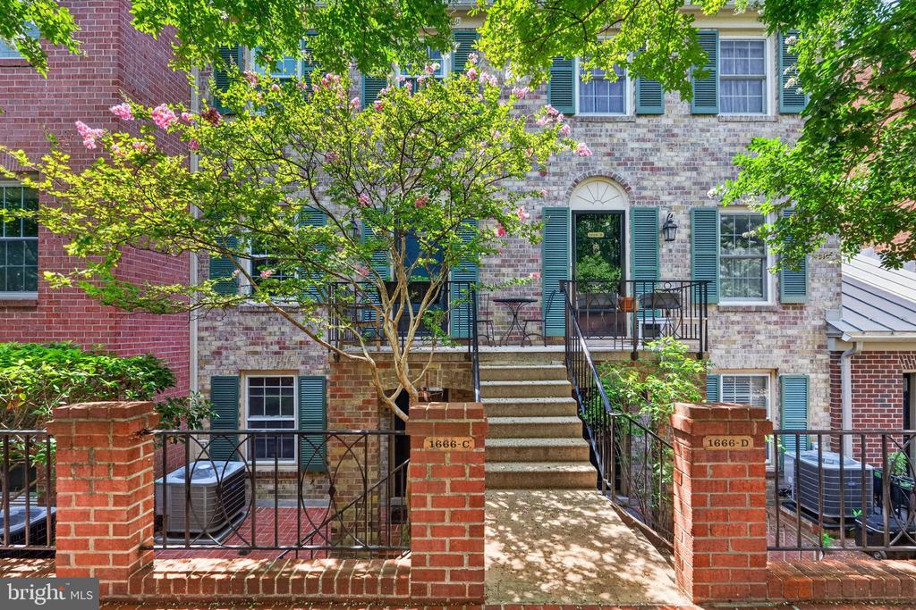 1666 BEEKMAN PLACE NW Unit: C