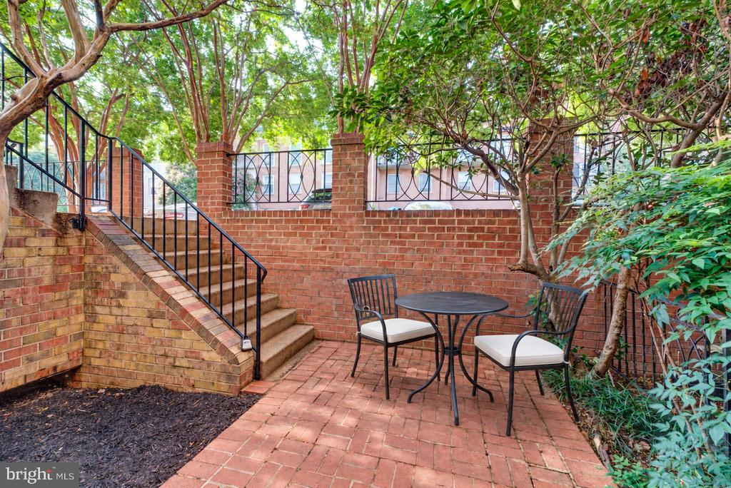 1666 BEEKMAN PLACE NW Unit: C