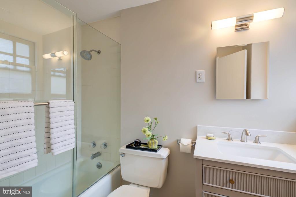 2311 CONNECTICUT AVENUE NW Unit: 405