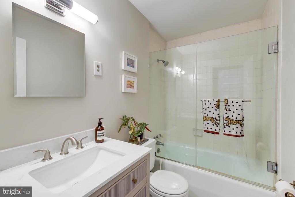 2311 CONNECTICUT AVENUE NW Unit: 405