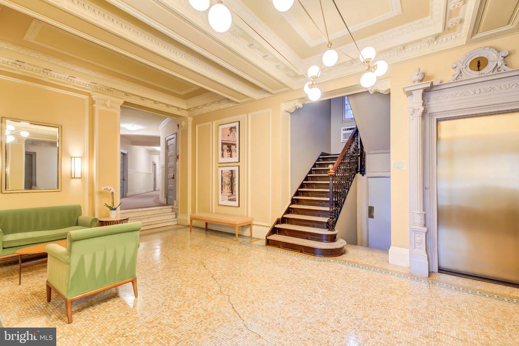 2311 CONNECTICUT AVENUE NW Unit: 405