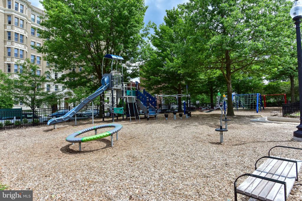 2311 CONNECTICUT AVENUE NW Unit: 405