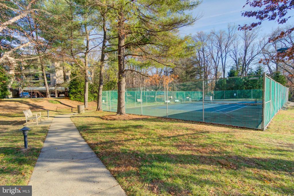 4936 SENTINEL DRIVE 302