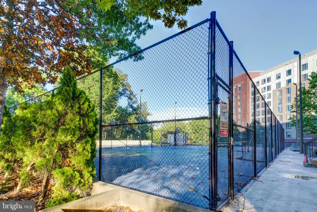 5300 COLUMBIA PIKE 214