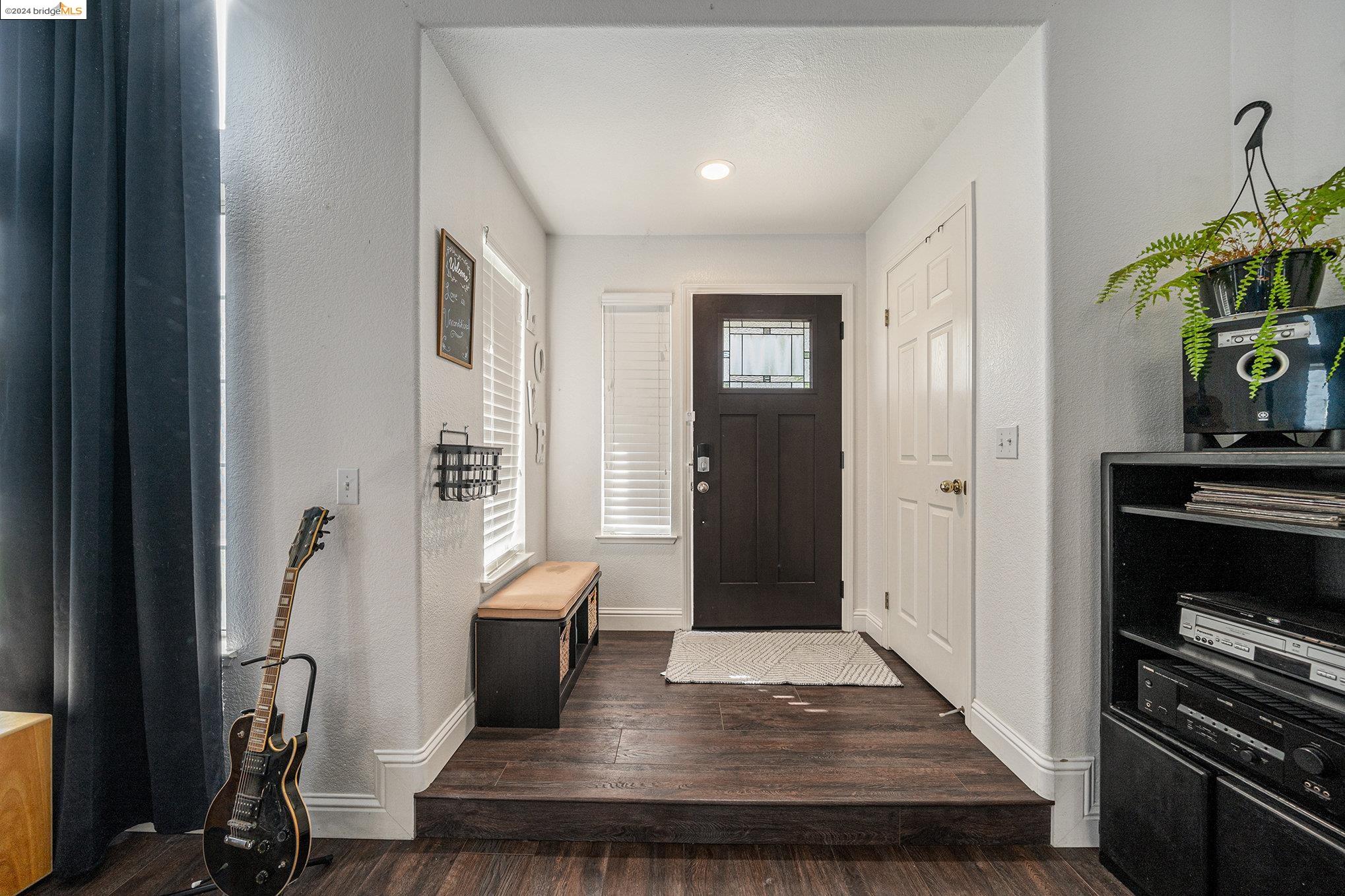 855 Crescent