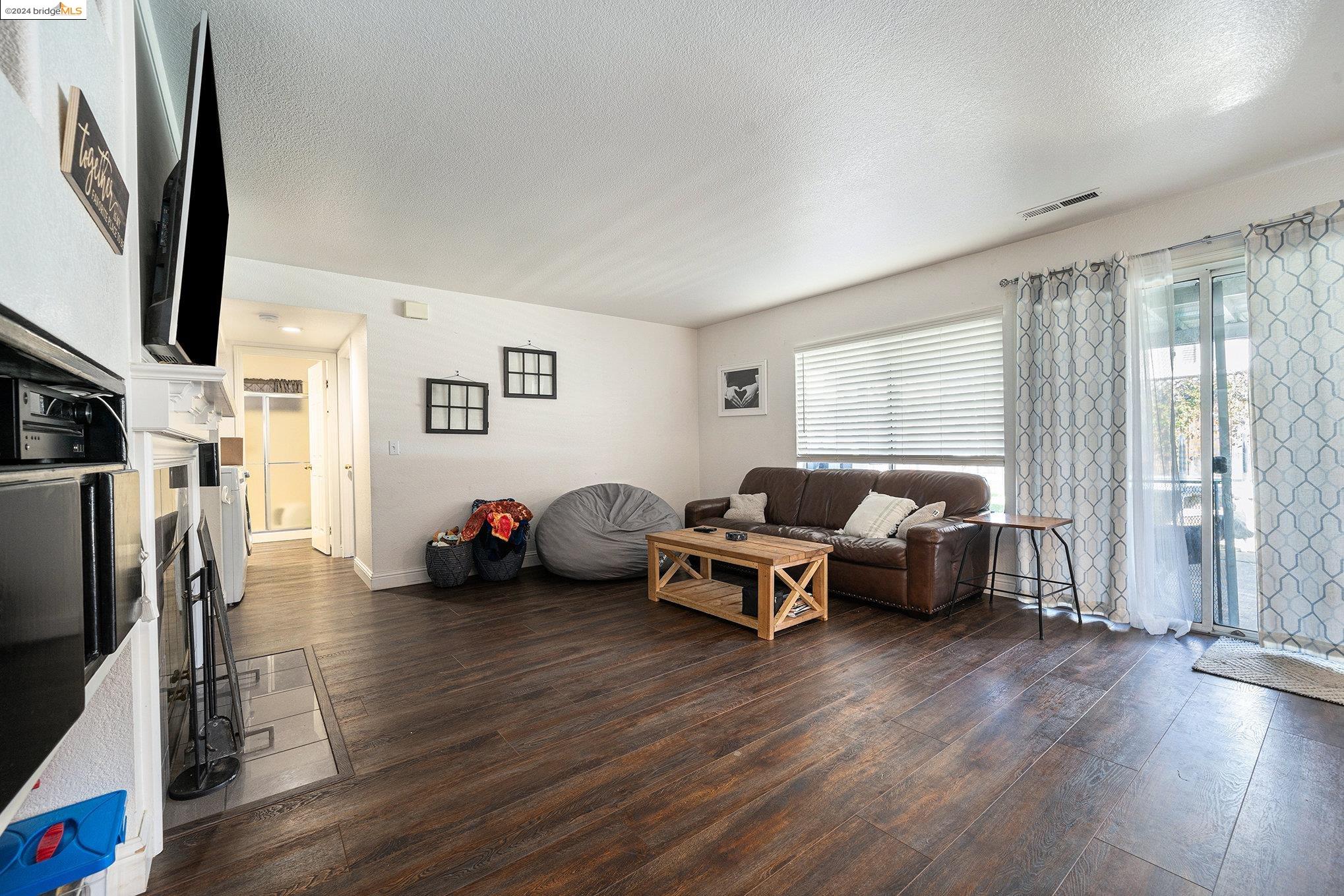 855 Crescent