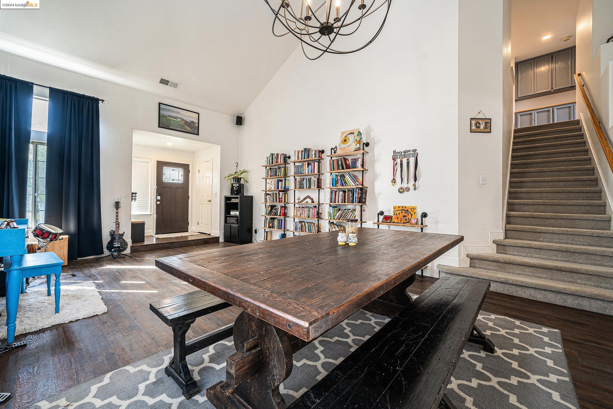 855 Crescent