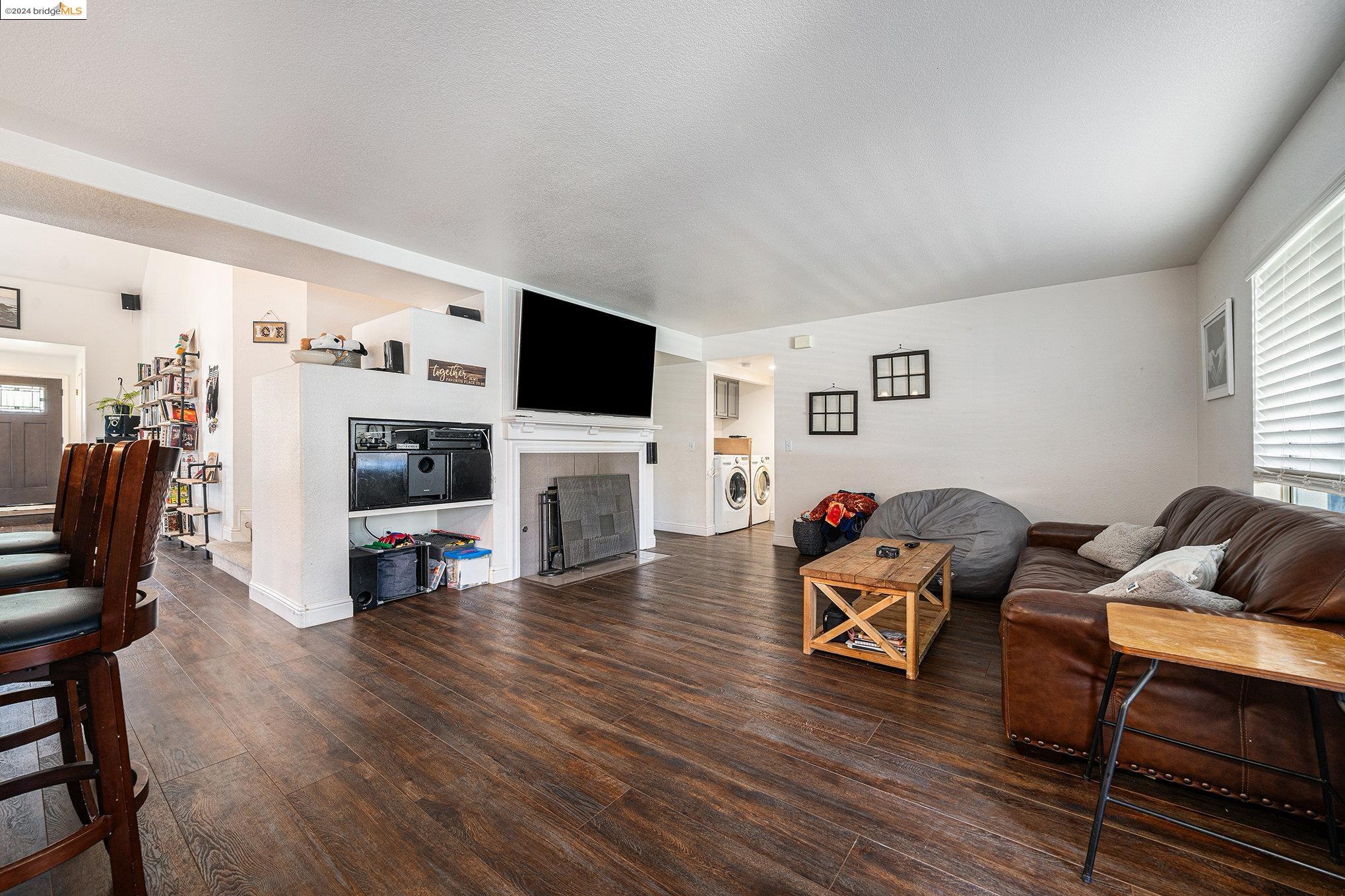 855 Crescent