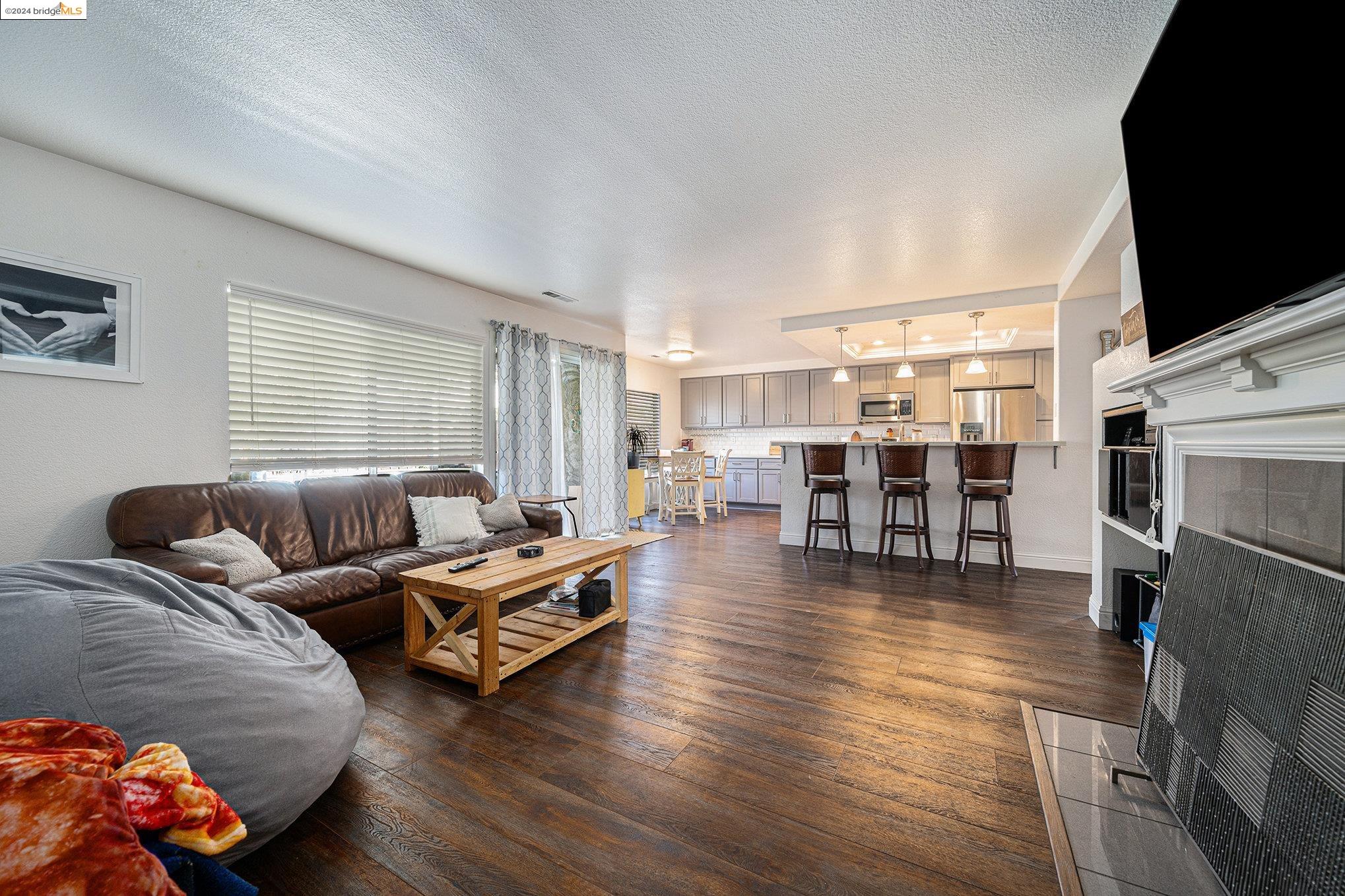 855 Crescent