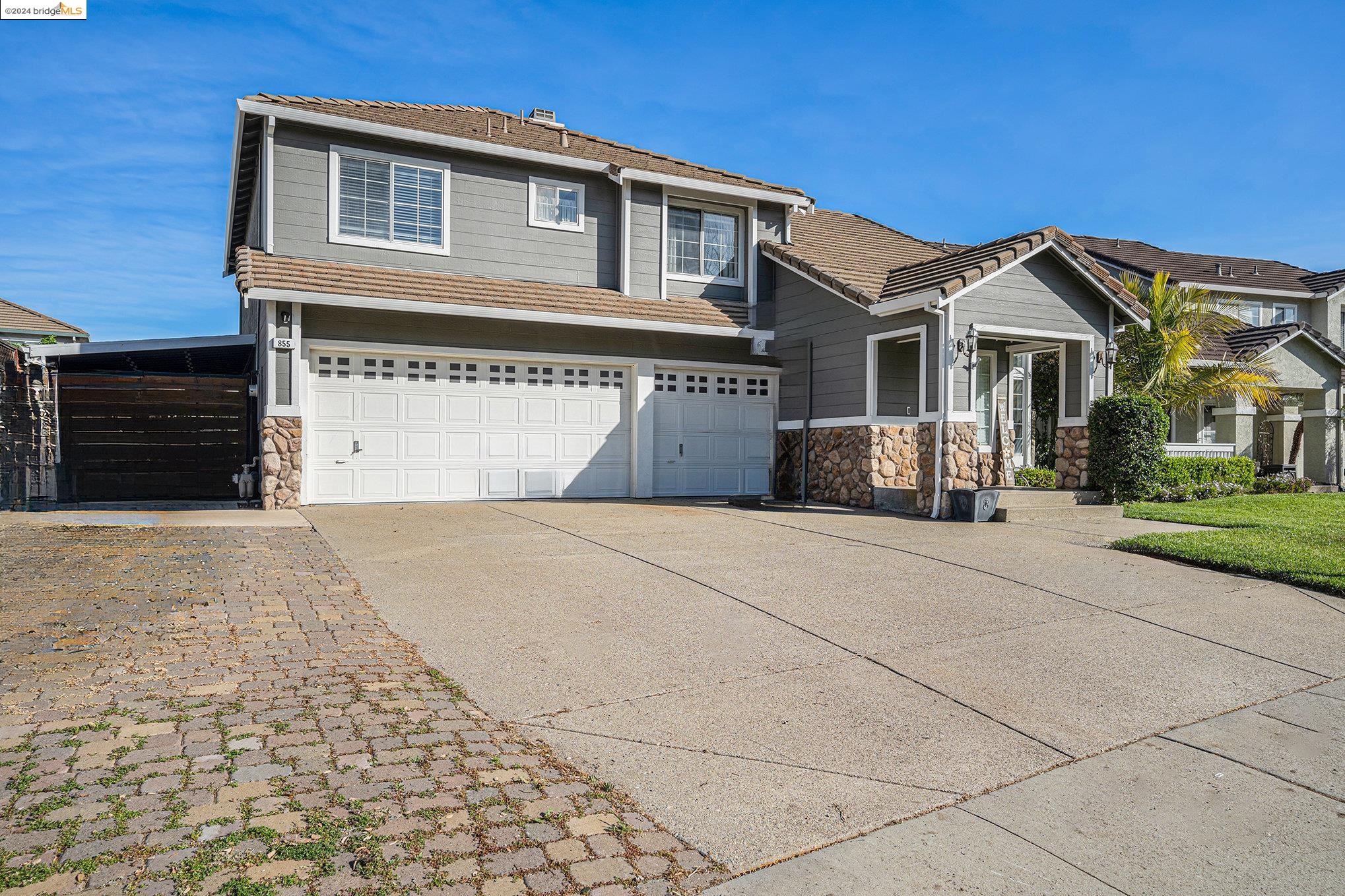 855 Crescent