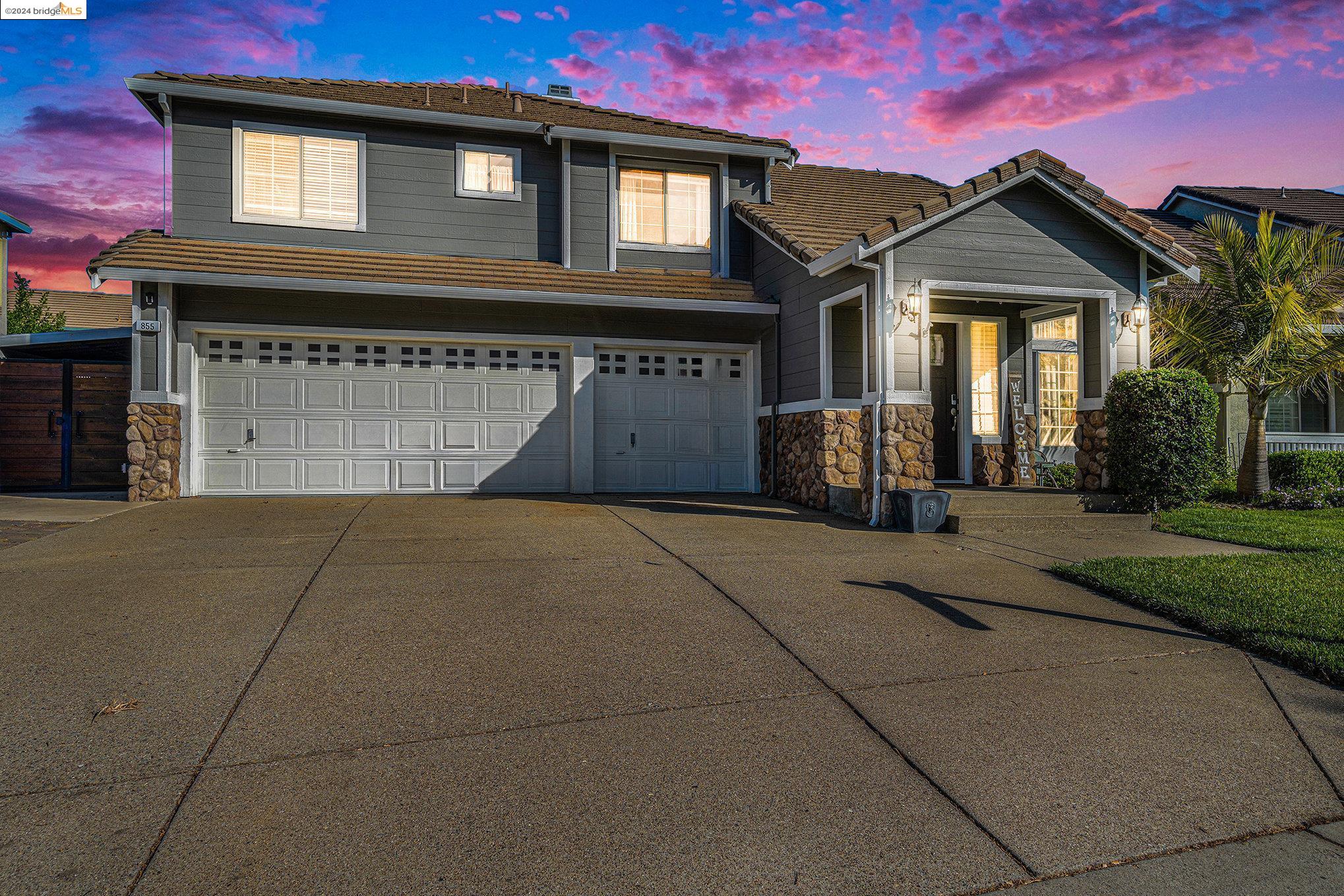 855 Crescent