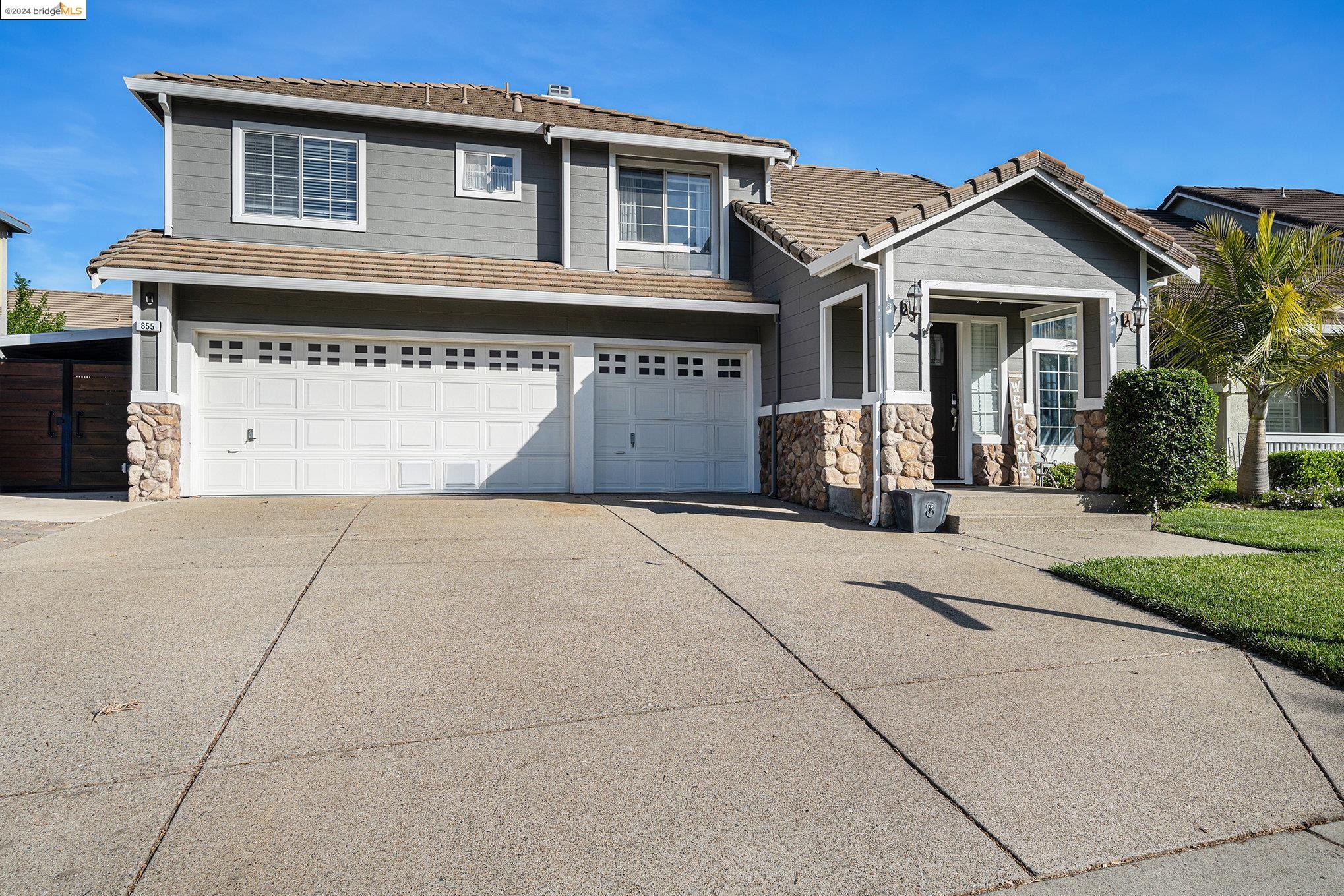 855 Crescent